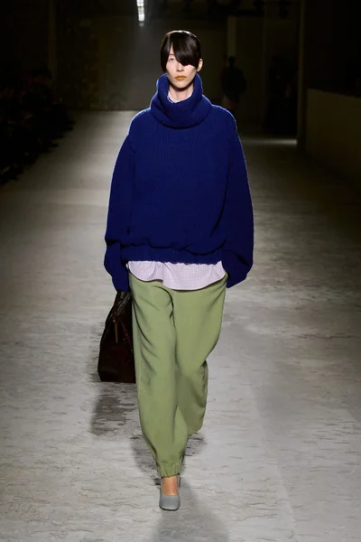Look 14